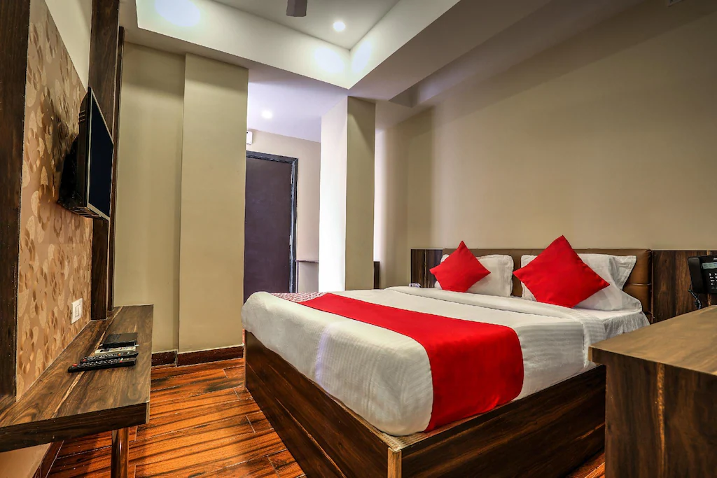 Charminar Hotels Booking, Narayanaguda Hotels Booking, Hyderguda Hotels Booking, Kacheguda Hotels Booking, Best Hotel Booking, Good Hotel Booking, Economy Hotel Booking, Star Hotel Booking, Standard Hotel Booking, Business Hotel Booking, Boutique Hotel Booking, Clean Hotel Booking, Class Hotel Booking, Deluxe Hotel Booking